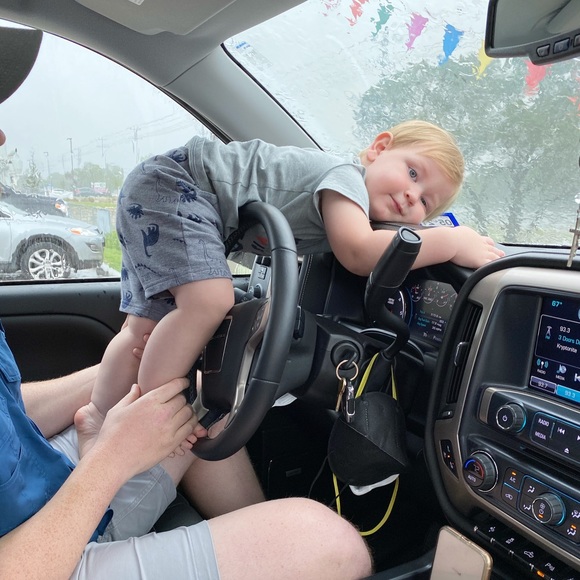 🌸Welcome To My Closet🌸 Meet Your Buyer & Seller - Picture 4 of 5